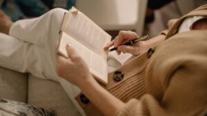 Femme qui lit