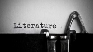 "Littérature" écrit sur une machine à écrire